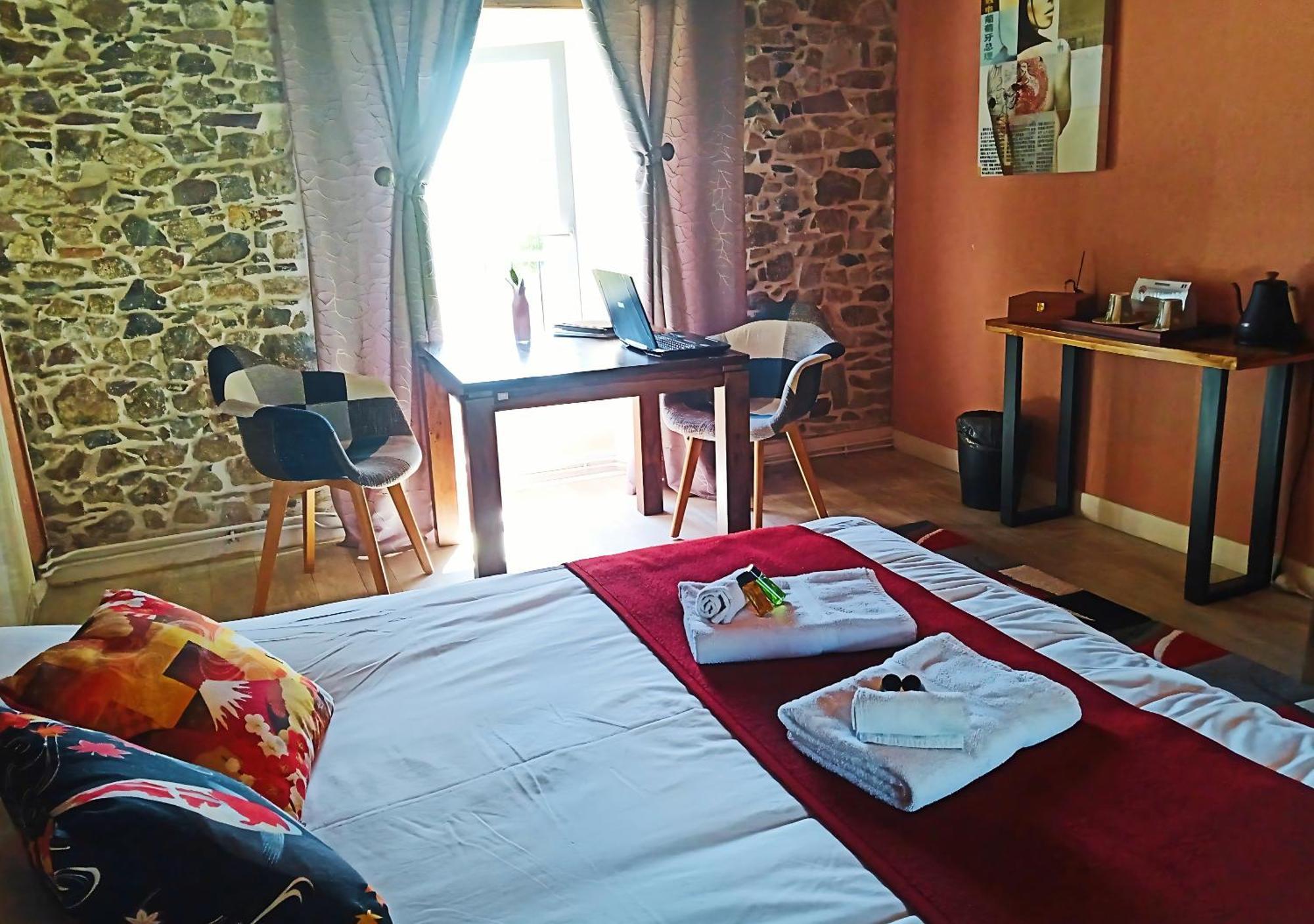 La Synchronicite - Chambres D'Hotes Saint-Sauveur-Villages Ngoại thất bức ảnh